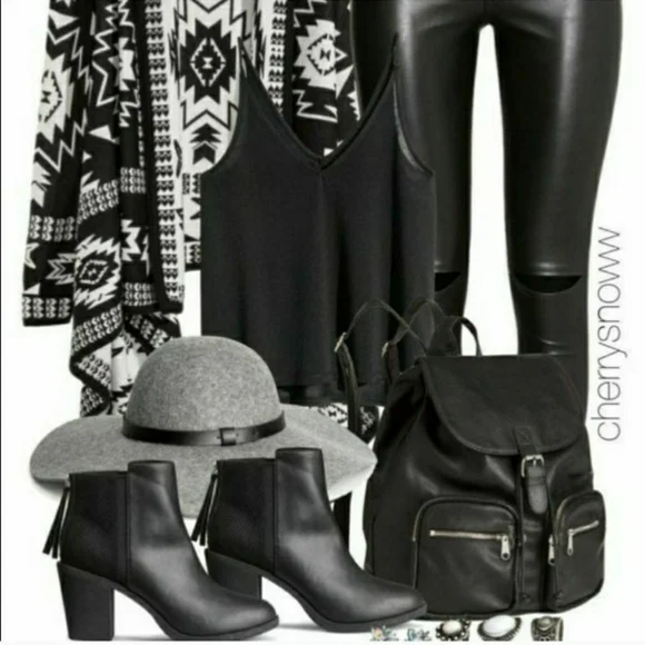 Geometric Ruana Cardigan - Picture 3 of 3